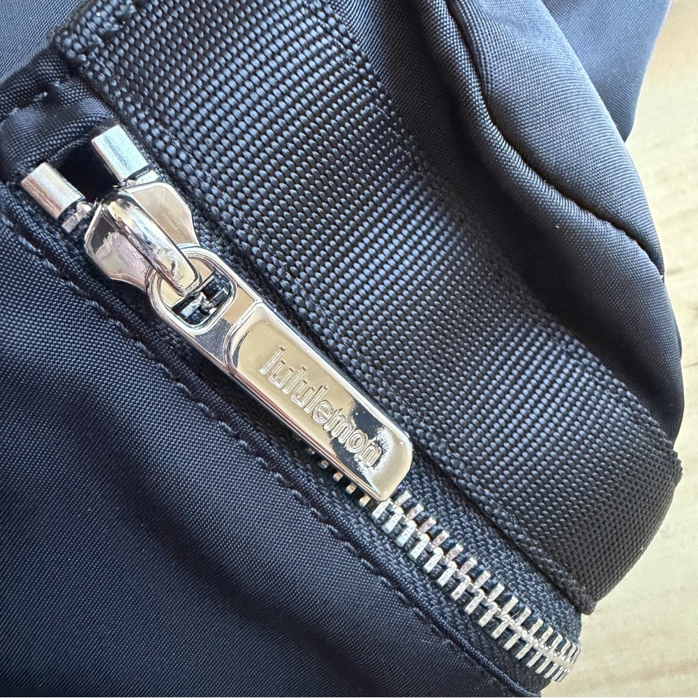 Lululemon Wunderlust Backpack Mini 14L - Picture 9 of 12